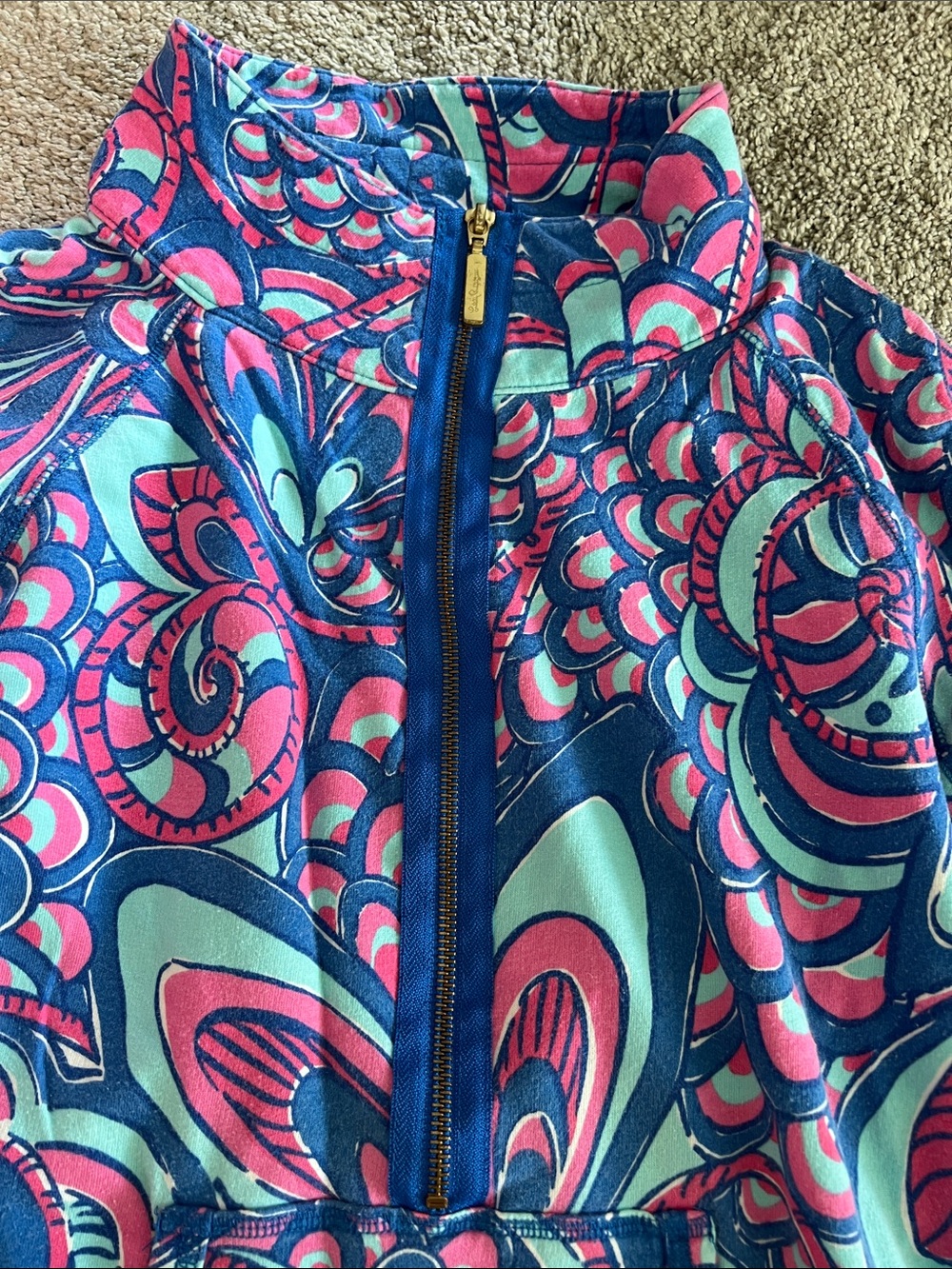 Lilly Pulitzer pullover - Picture 4 of 5